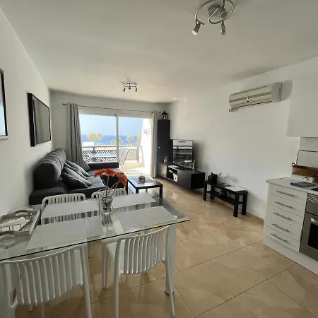 Arcos B2 - 2 Beds - 1 Bath - Views *
